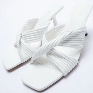 NEVER WORN / Zara White Heels with Twist Detail